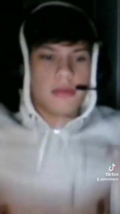 KK mostra ai vamo vê