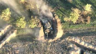 Direct hit on a Russian tank in a fortified position in southern Ukraine