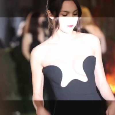 Olivia Rodrigo's jiggling tits are great stroke fuel