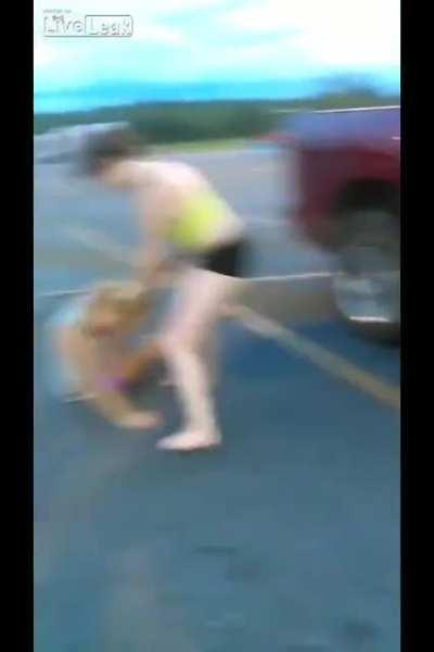 2 trailer park girls go at it