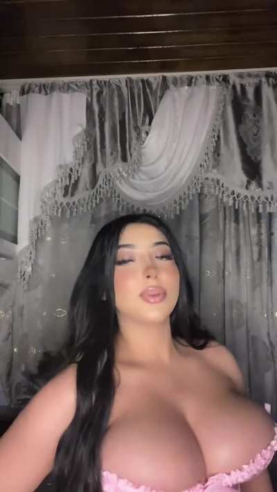 She should make a Onlyfans 😍🔥