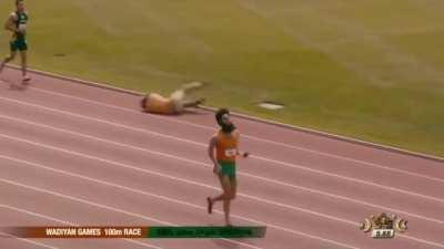 Best friend: Free hamburgers if you win the race. I:
