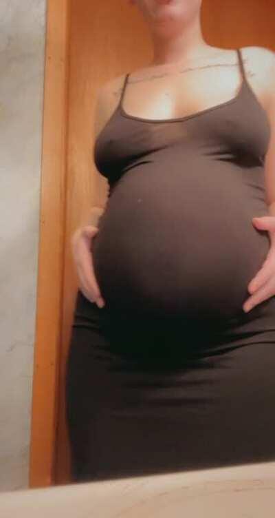 22 weeks and huge ❤️
