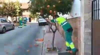 La AFIP cuando descubre alguien que tiene ahorros