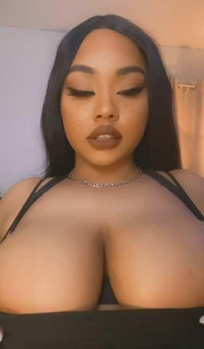 Dropping a little something on ur thursday morning— Ur Blasian GF OC