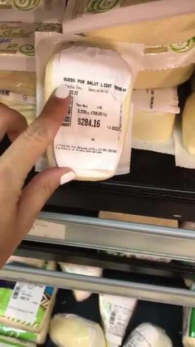 Peronist via Twitter: Hoy 12/02/22 en Carrefour de La Plata. Hagan algo! ¿Hasta cuando? Funcionarios y periodistas viralicen estas cosas. No se puede mas así.