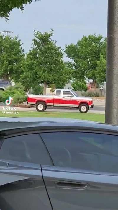 That’s a ford fuckin ranger!