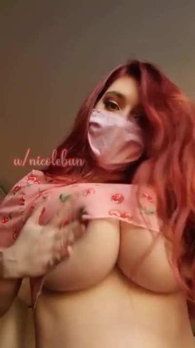 Can I be your favorite?🍒