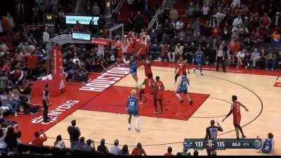 [Highlight] PJ Washington crams in the dunk off the offensive rebound to tie the game at 135 with 4.4 left