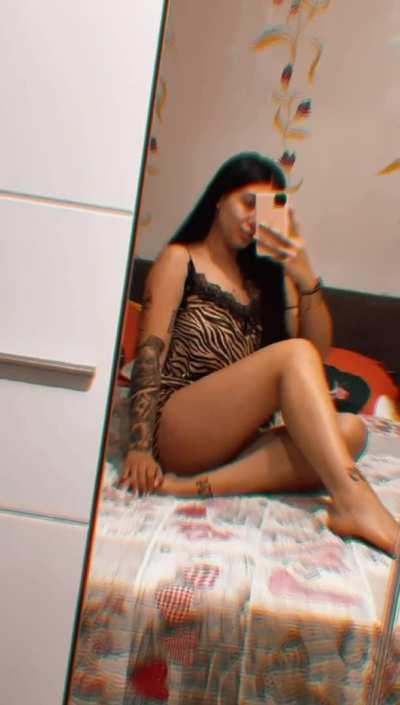 Would you jerk off to my nudes if I send you some?