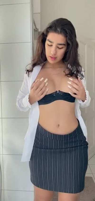 If I worked in your office, we could take bathroom breaks like this together