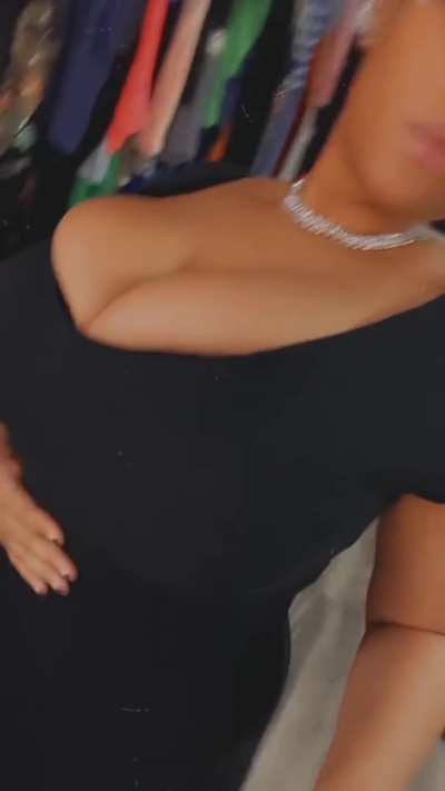 Anyone up & down to sext or talk?