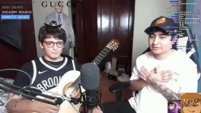 No se si ya lo subieron pero canta bien