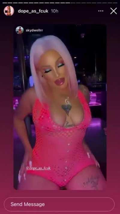 I wanna give her baby number 2 🤧🤧