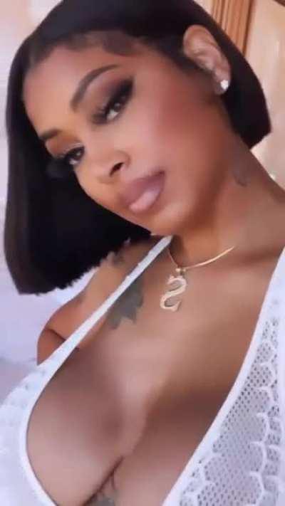 Siera Mac (@therealkillaaaa)