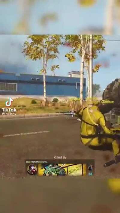 MOMM GET THE CAMERA (@hoochy__)