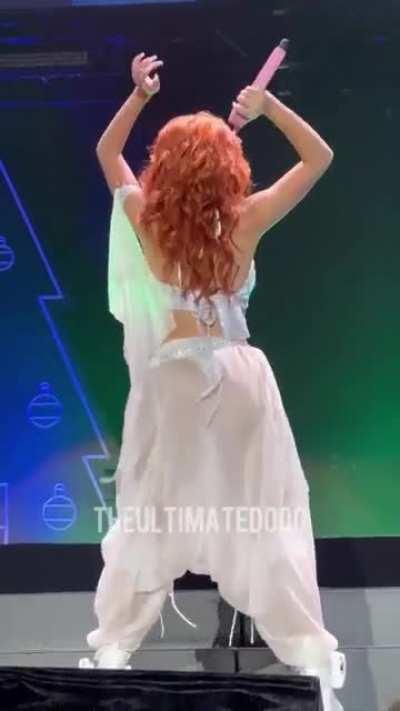 Doja is such a superstar, I don't think yall understand!! 😭