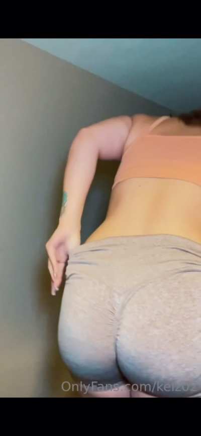 24 upvt and follow to be fed till you cum daddy’s 