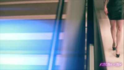 Some courier came to house, it's some necklace. We thought it's from dad but when she wore that she was acting weird and left house now my bully sending me mom clips 