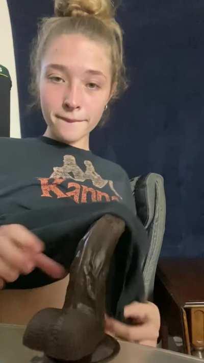 Preparing for the club tonight 🤷🏼‍♀️🥰🤤 (2003 princess👰🏼‍♀️)