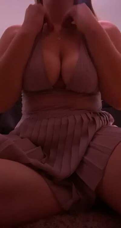 Hello, new here 🥺👉🏻👈🏻