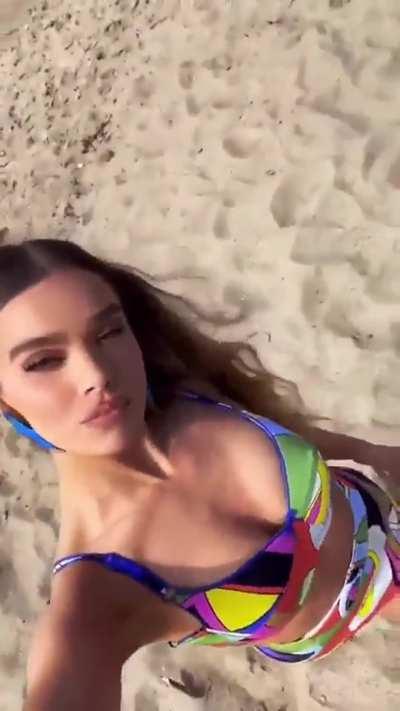 Hailee Steinfeld