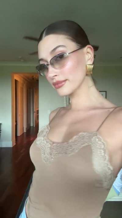 Looking cute in shades (via TikTok)