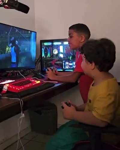 Molecadinha aprontando no GTA SA