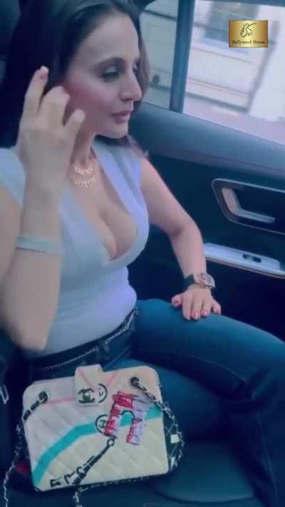 Ameesha heading to her Party