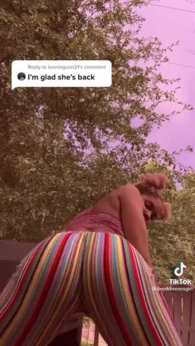 Soft & Jiggly No.284 😍🍑