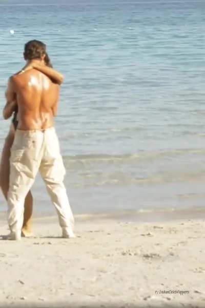 Compilation of Deepika Padukone's dusky beautiful booty show in 