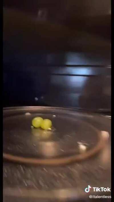 grapes are not for microwaves
