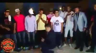 Don't know where else to post this but here's a random video of people dancing, enjoy!