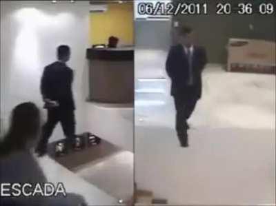 eu jurava que tinha uma ponte invisivel