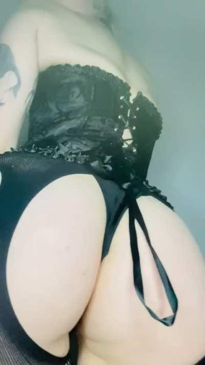 Your my new human furniture