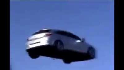 Naruto futurista trocando de marcha