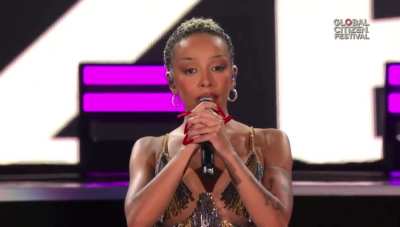 Doja Cat speaks out at the Global Citizen Fest for those suffering from injustice in Gaza, Ukraine, Sudan & Congo: “In times like this it is important to remember that together we have the power to bring change, love, light & hope to those who nee