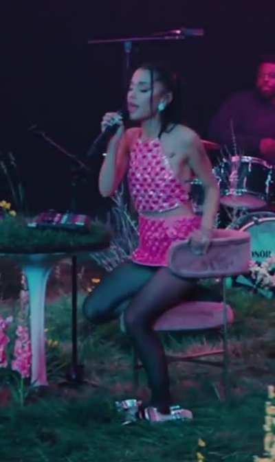 Little Edit for Ariana Ass