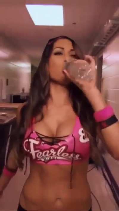 Nikki bella