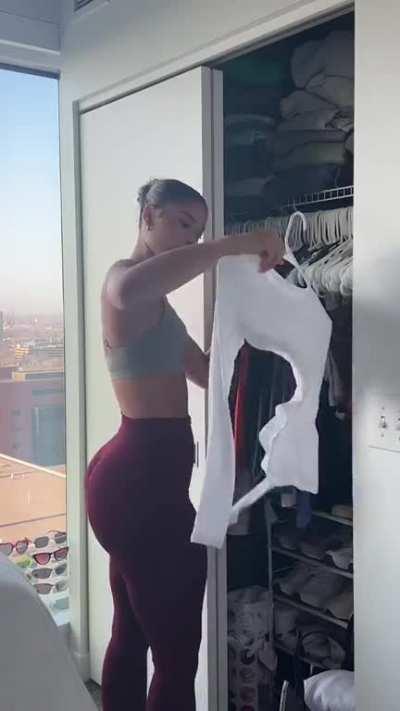 Lexie gets hotter with every vid