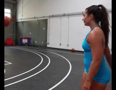 Favorite moments from steph 1v1 she knows what we wanna see🥵