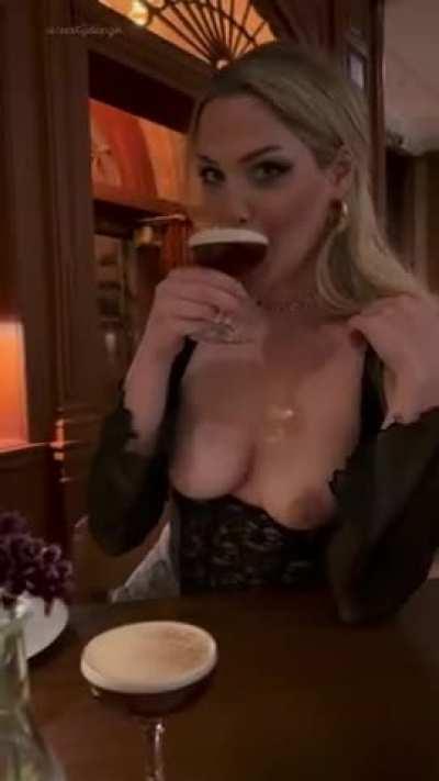 espresso martinis & titties make for a perfect date night ;) [GIF]