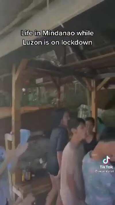 Proud pa sila iihhh. Orig vid was deleted. Napagutusan ata ni Mayor at baka mapahiya.