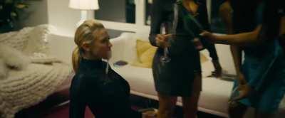 How Lili Reinhart Takes a Load