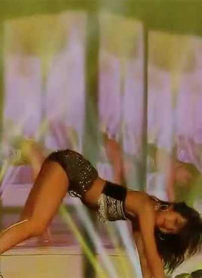 Lisa really wants her butt destroyed. where would you like him to move his butt like that