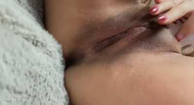 Breed my tight little Pakistani pussy 😈
