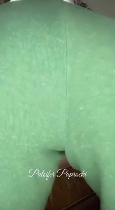 Queefs and a fart 💚