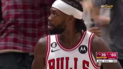 [Highlight] Pat Bev drains the 3 as he scores 14 straight points to put the Bulls up 21 over the Heat!