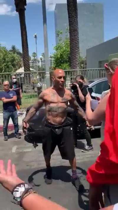 I hope he smacked the f*id yelling he’s 5 ft tall