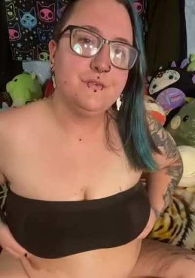 Who likes strapless bras?